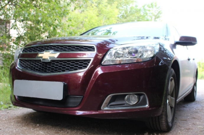 Защита радиатора "Standart" Chevrolet Malibu (2012-2015) чёрная купить недорого с доставкой в Красноярск