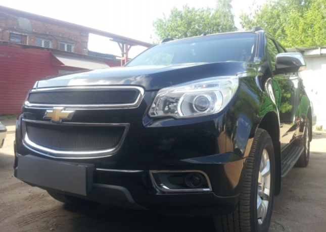 Защита радиатора "Standart" Chevrolet Trailblazer (2012-2015) чёрная купить недорого с доставкой в Красноярск