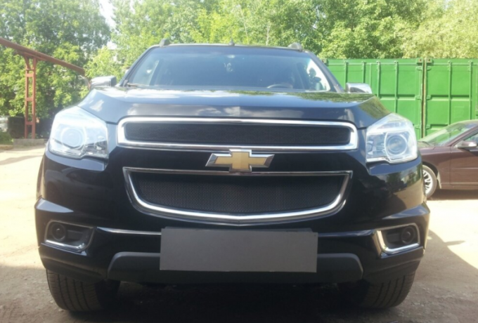 Защита радиатора "Standart" Chevrolet Trailblazer (2012-2015) чёрная купить недорого с доставкой в Красноярск