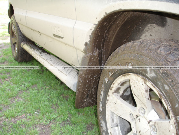 Брызговики передние расширенные B@3 2123 "Chevrolet Niv@" до 2009 г. (2 шт.) купить недорого с доставкой в Красноярск