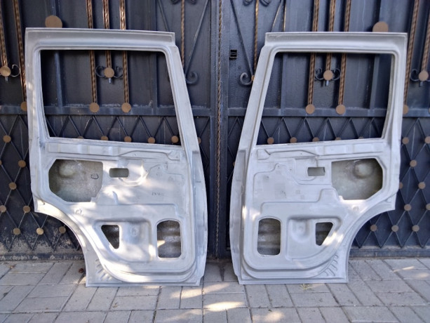 Задняя боковая дверь правая стеклопластиковая для Chevrolet Niv@ купить недорого с доставкой в Красноярск