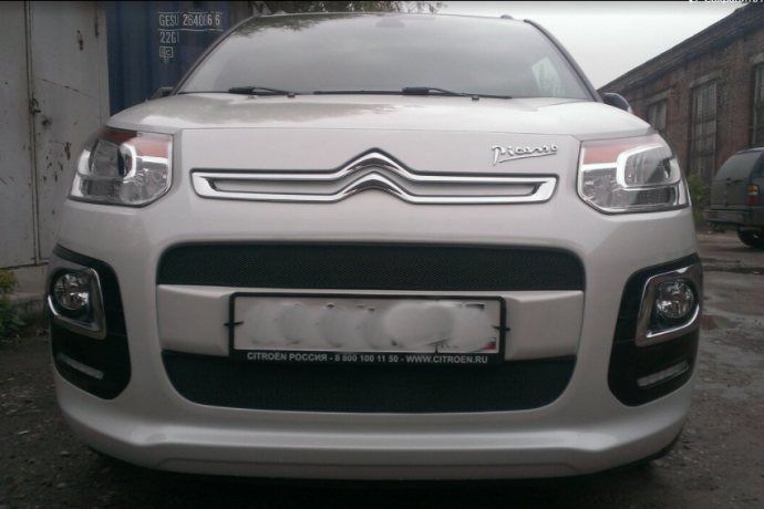 Защита радиатора "Standart" Citroen C3 Picasso (2012-2016) чёрная купить недорого с доставкой в Красноярск