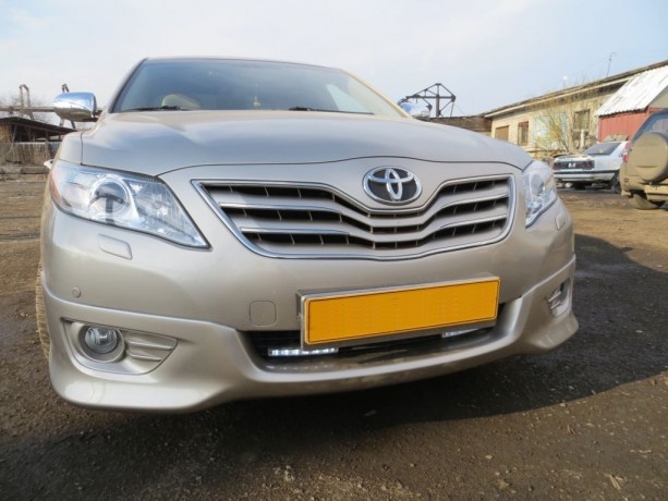 Накладка на передний бампер "Sport Edition" Toyota Camry (40) Рестайлинг купить недорого с доставкой в Красноярск