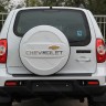 Чехол запасного колеса Chevrolet Niv@ с эмблемой Chevrolet купить недорого с доставкой в Красноярск