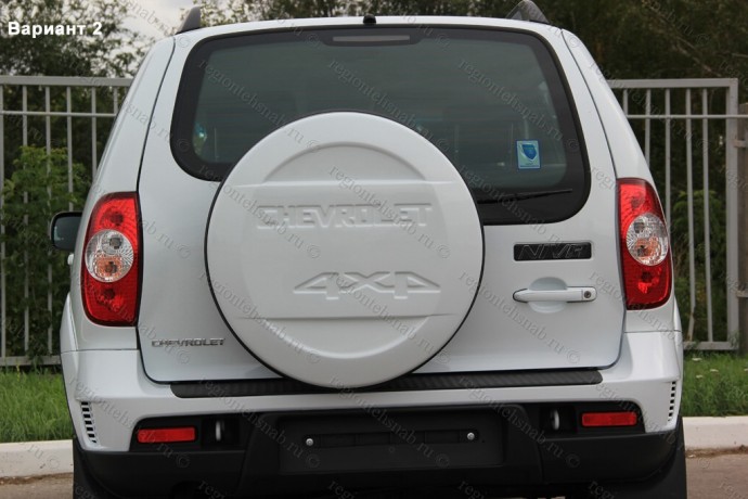 Чехол запасного колеса Chevrolet Niv@ с эмблемой Chevrolet купить недорого с доставкой в Красноярск