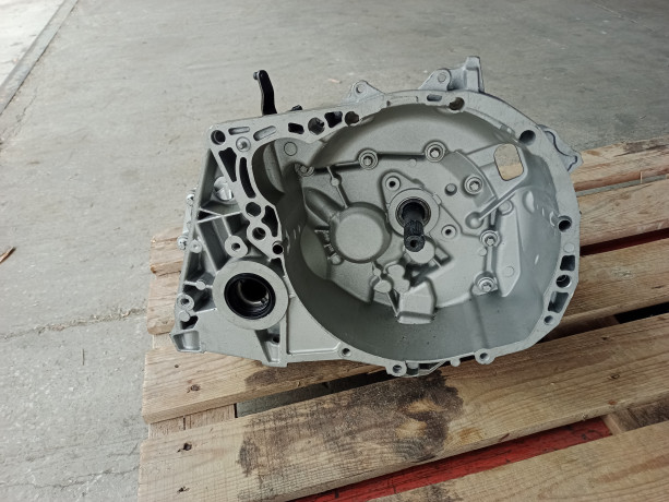 Механическая КПП (МКПП 5-ст.) Renault JR5-551 для L@DA L@ЯGUS, Vesт@, двигатель 16V франция купить недорого с доставкой в Красноярск