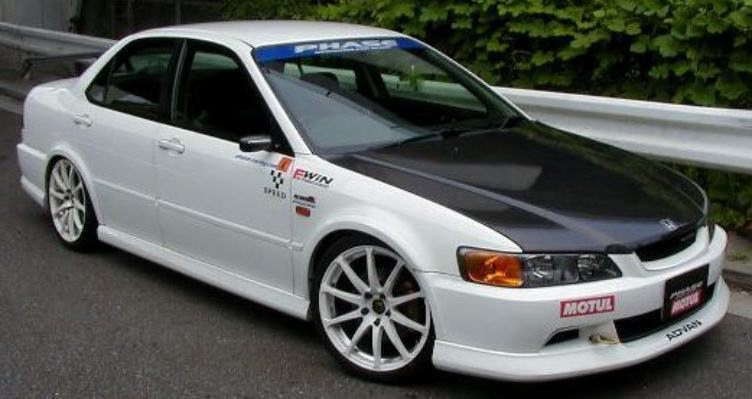 Накладка на передний бампер "Euro-R" Honda Accord/Torneo (Кузова CF3, CF4, CF5) купить недорого с доставкой в Красноярск