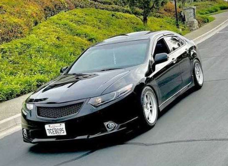 Решетка радиатора "Sport" var №3 (сетка в комплекте) для Honda Accord VIII (2011-2013) купить недорого с доставкой в Красноярск